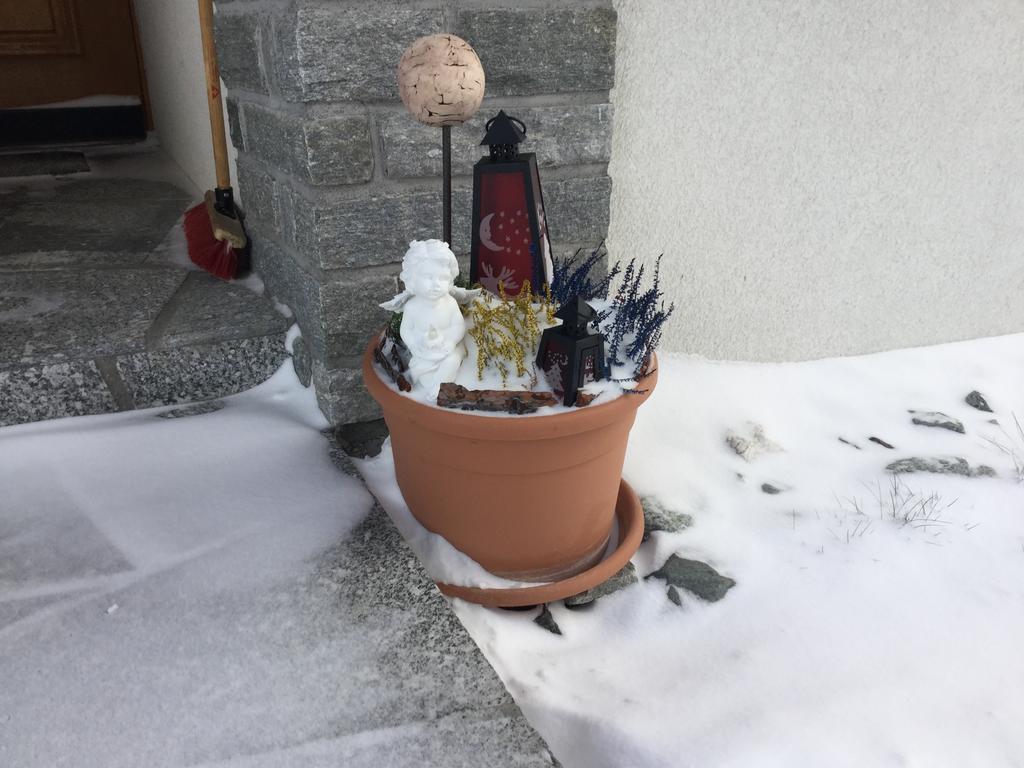 Haus Mondelli Appartement Saas-Almagell Buitenkant foto
